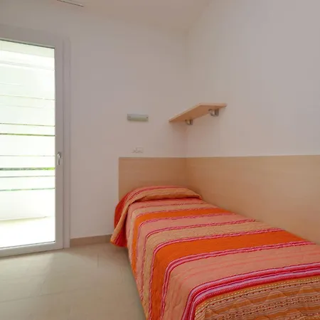 Apartment Seaside Retreat With Solarium And Pool Lignano Sabbiadoro