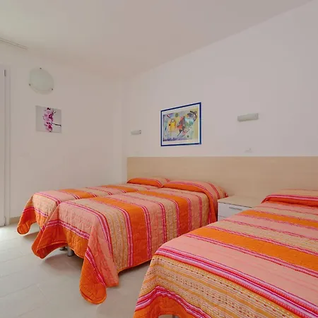 Seaside Retreat With Solarium And Pool Apartment Lignano Sabbiadoro