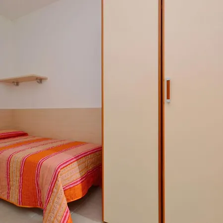 Seaside Retreat With Solarium And Pool Lignano Sabbiadoro