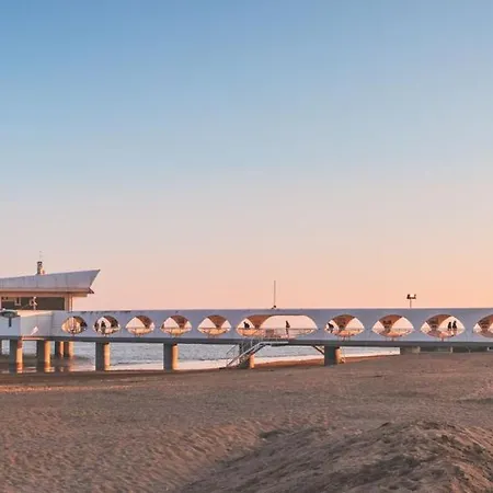 Seaside Retreat With Solarium And Pool Apartment *